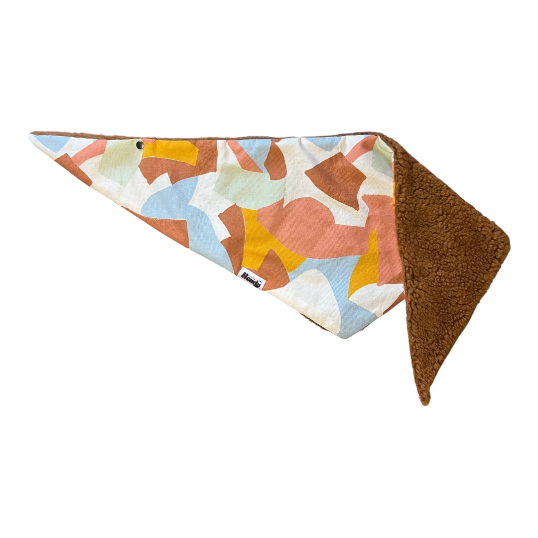 foulard en tissu motif origami et polaire camel