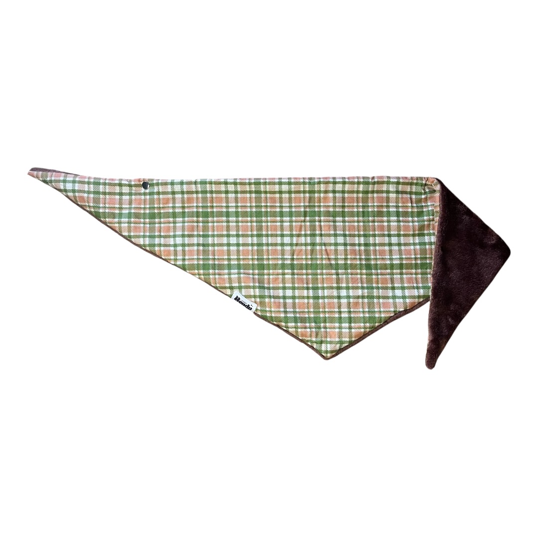 foulard en tissu carreaux et polaire marron